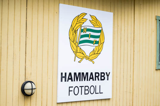 Hammarbys emblem på Årsta IP