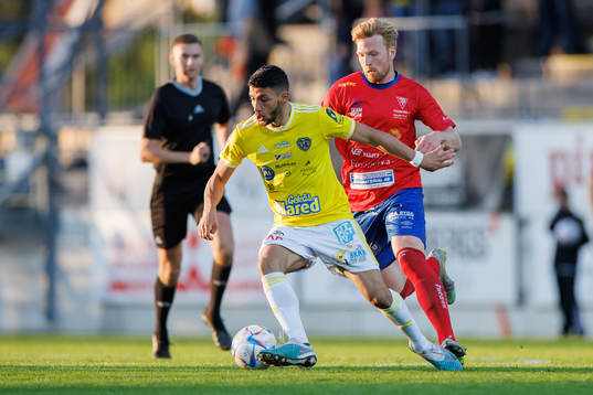 Falkenbergs Leonardo Farah Shahin och Tvååkers Johan Lassagård