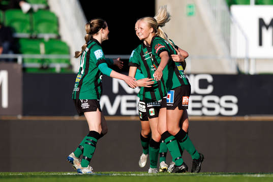 Varbergs spelare jublar efter 1-0