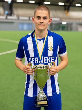 IFK Göteborgs spelare med pokalen