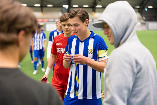IFK Göteborgs Elis Barlind får medalj
