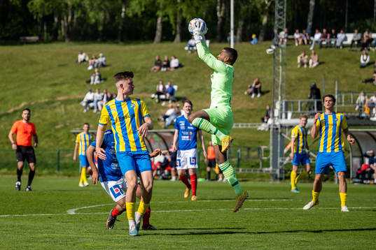 Eskilsminne IFs målvakt Lamin Sarr