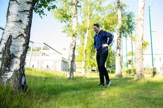 Eskilsminne IFs sportchef Adrian Andersson poserar för porträtt