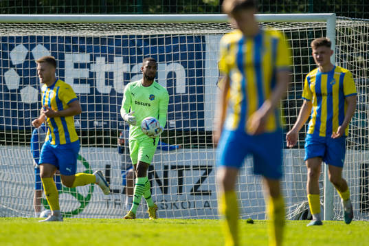 Eskilsminne IFs  målvakt Lamin Sarr