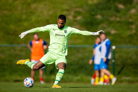 Eskilsminne IFs målvakt Lamin Sarr