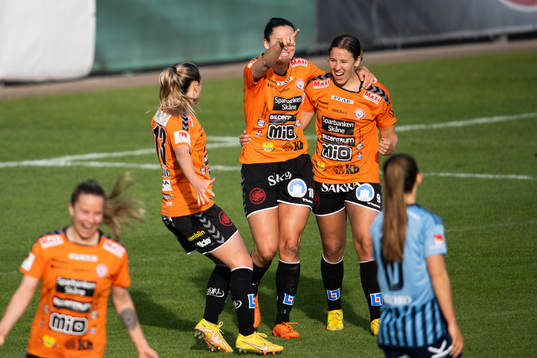 Kristianstads Evelyne Viens, Tabitha Michelle Tindell och