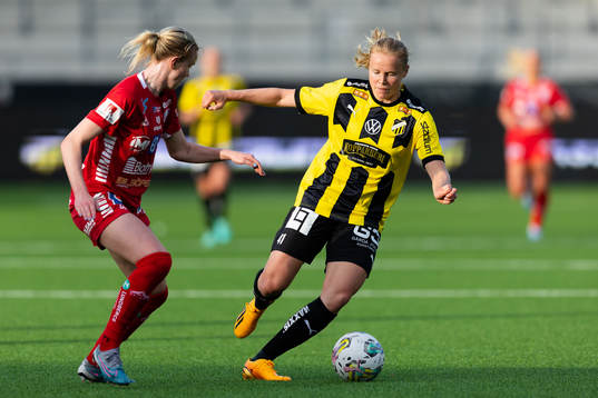 Linköpings Emma Östlund och Häckens Julie Blakstad