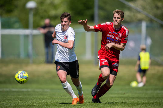 Hittarp IKs Albion Abaz och Nässjö FFs Simon Andersson