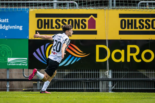 Landskronas Camil Jebara jublar