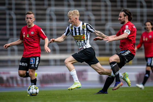Landskronas Melker Widell och Örebros Kevin Walker
