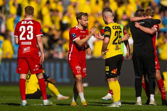 Bård Finne of Brann and Eskil Edh of Lillestrøm 