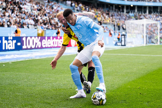 Häckens Mikkel Rygaard Jensen och Malmö FFs Martin Olsson
