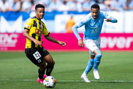 Häckens Momodou Lamin Sonko och Malmö FFs Martin Olsson