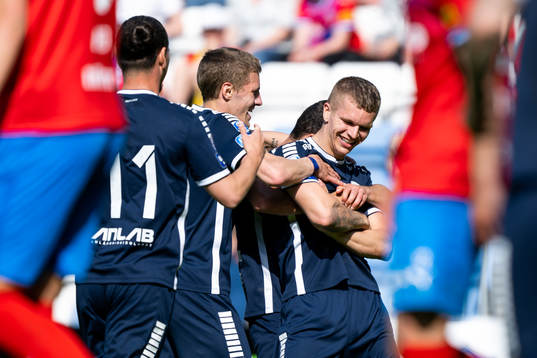 Utsiktens Lucas Hedlund jublar