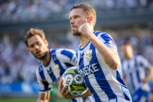 IFK Göteborgs Marcus Berg jublar efter 1-1 på straff