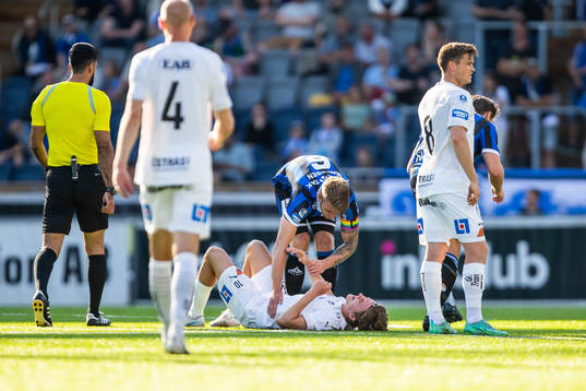 Halmstads Erik Ahlstrand har ont