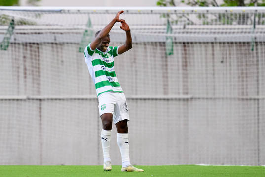 Västerås SKs Jaheem Burke jublar