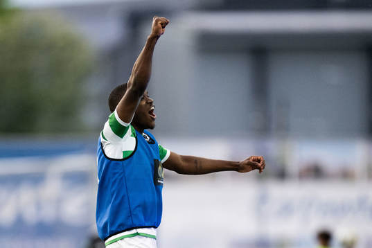 Västerås SKs Jaheem Burke jublar