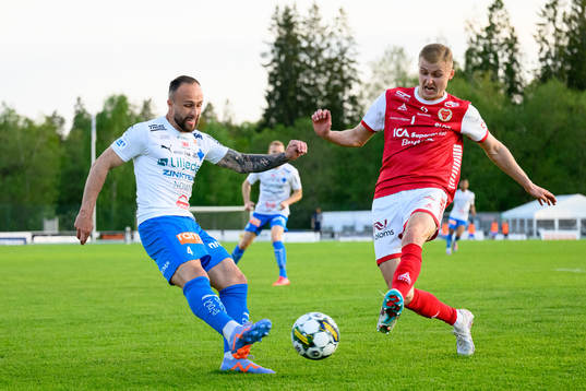 Värnamos Evaldo Nascimento Lamaur Neto och Kalmars David