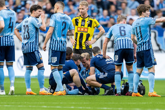 Djurgårdens Hampus Finndell har ont