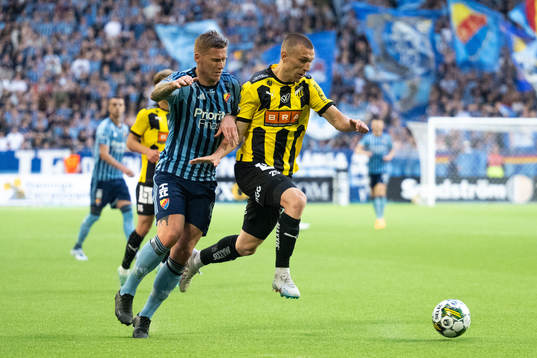 Djurgårdens Victor Edvardsen och Häckens Kristoffer Lund