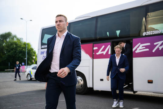 Pär Lindholm of Sweden arrives to the arena for the 2023
