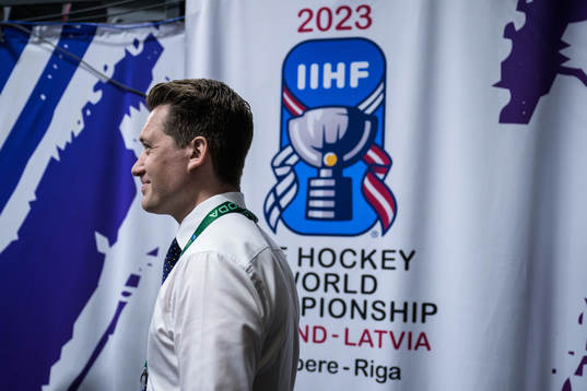 Head coach Sam Hallam of Sweden watches the Switzerland vs
