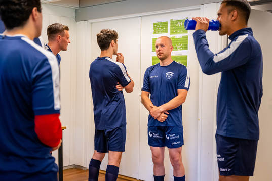 Albion Latifi and players of Råde ahead of the cup football match between Råde and Vålerenga on May 25, 2023 in Råde. 