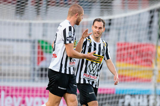 Landskronas Erik Hedenquist och Alexander Tkacz jublar