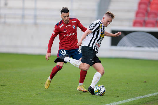 Östers Dzenis Kozica och Landskronas Jesper Strid