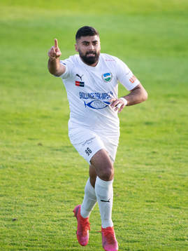 Österlens Bassam Ahmad har gjort 0-1 och jublar i matchen i division 2 mellan IFK Hässleholm och Österlens FF i Hässleholm 26 maj 2023.
