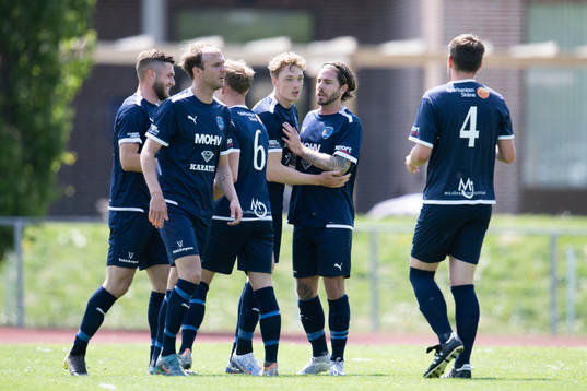 Staffanstorps spelare jublar