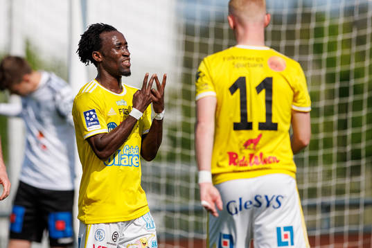 Falkenbergs Godwin Aguda jublar