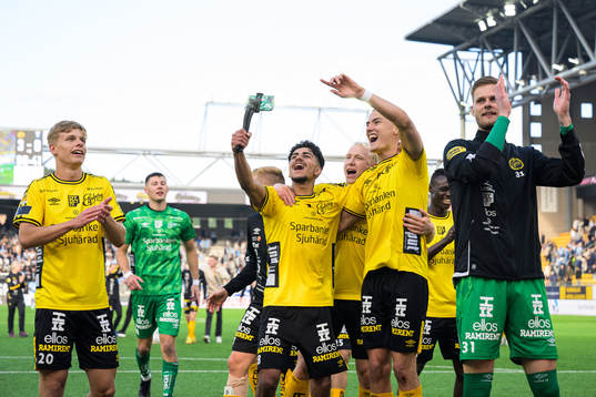 Elfsborgs Gottfrid Rapp, Ahmed Qasem, André Boman och Gustaf Lagerbielke jublar
