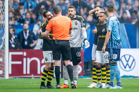 AIKs målvakt Kristoffer Nordfeldt, Bilal Hussein, Jimmy