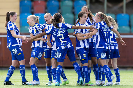 IFK Göteborgs Isabella Svanström jublar med lagkamrater