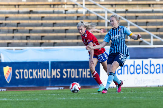 Djurgårdens Sanna Kullberg och Vittsjös Charlotte Grant