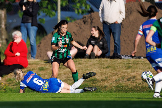 Ullareds Amelia Blomster och Varbergs Hanna Heurlin
