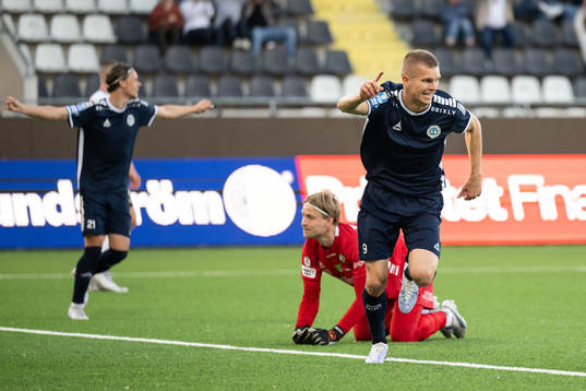 Utsiktens Lucas Hedlund jublar