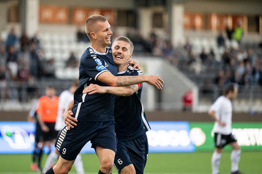 Utsiktens Lucas Hedlund jublar