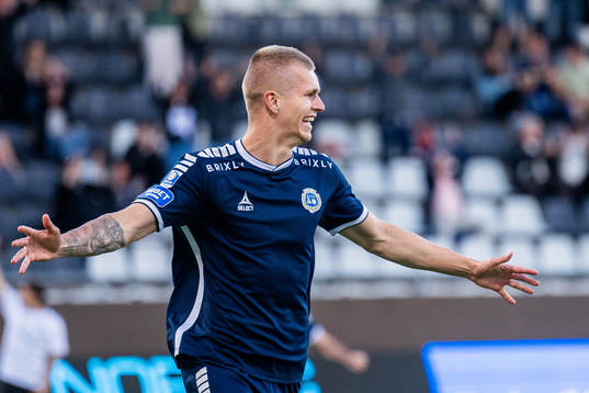 Utsiktens Lucas Hedlund jublar