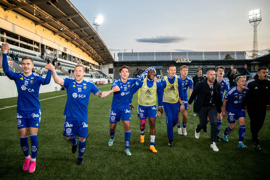 GIF Sundsvalls spelare jublar