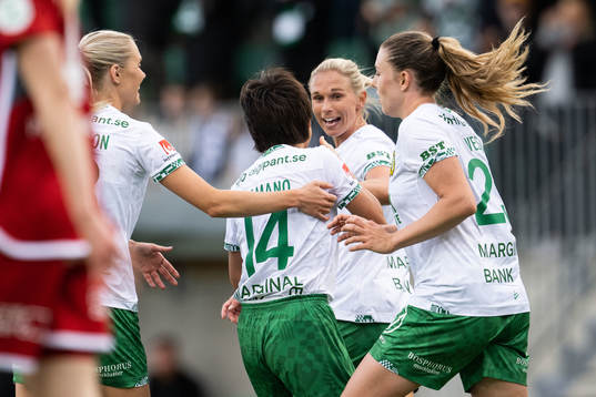 Hammarbys Maika Hamano jublar