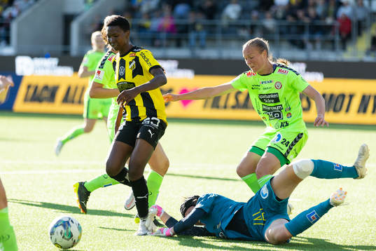 Häckens Aisha Masaka mot Kristianstads Therese Ivarsson