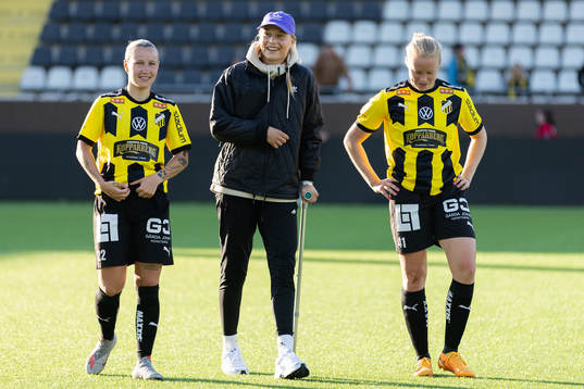 Häckens Marika Bergman Lundin, Stine Larsen och Julie