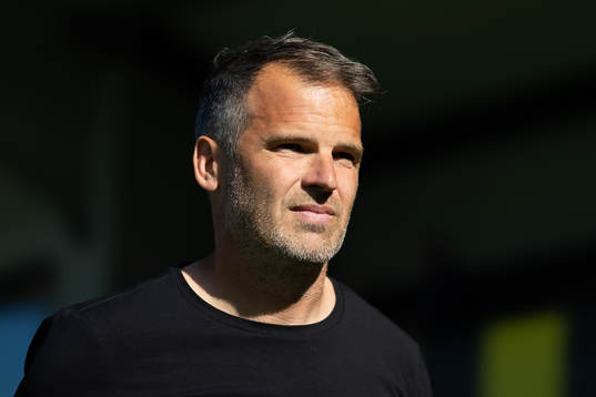 Häckens tränare Robert Vilahamn innan fotbollsmatchen i