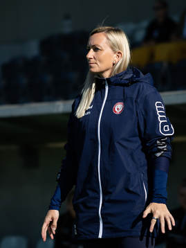 Kristianstads tränare Elisabet Gunnarsdottir innan fotbollsmatchen i Damallsvenskan mellan Häcken och Kristianstad den 2 juni 2023 i Göteborg. 