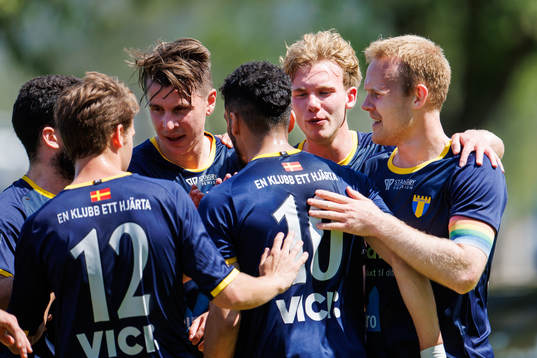 Torns spelare jublar