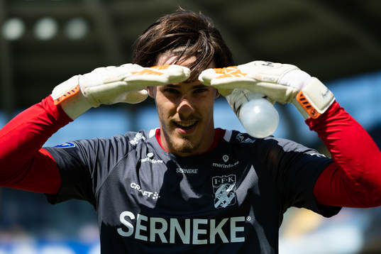 IFK Göteborgs målvakt Adam Benediktsson innan
