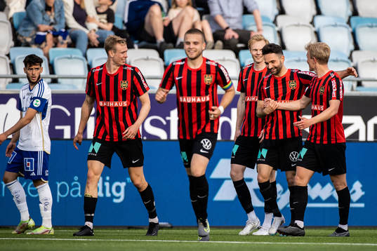 Brommapojkarnas Marijan Cosic jublar